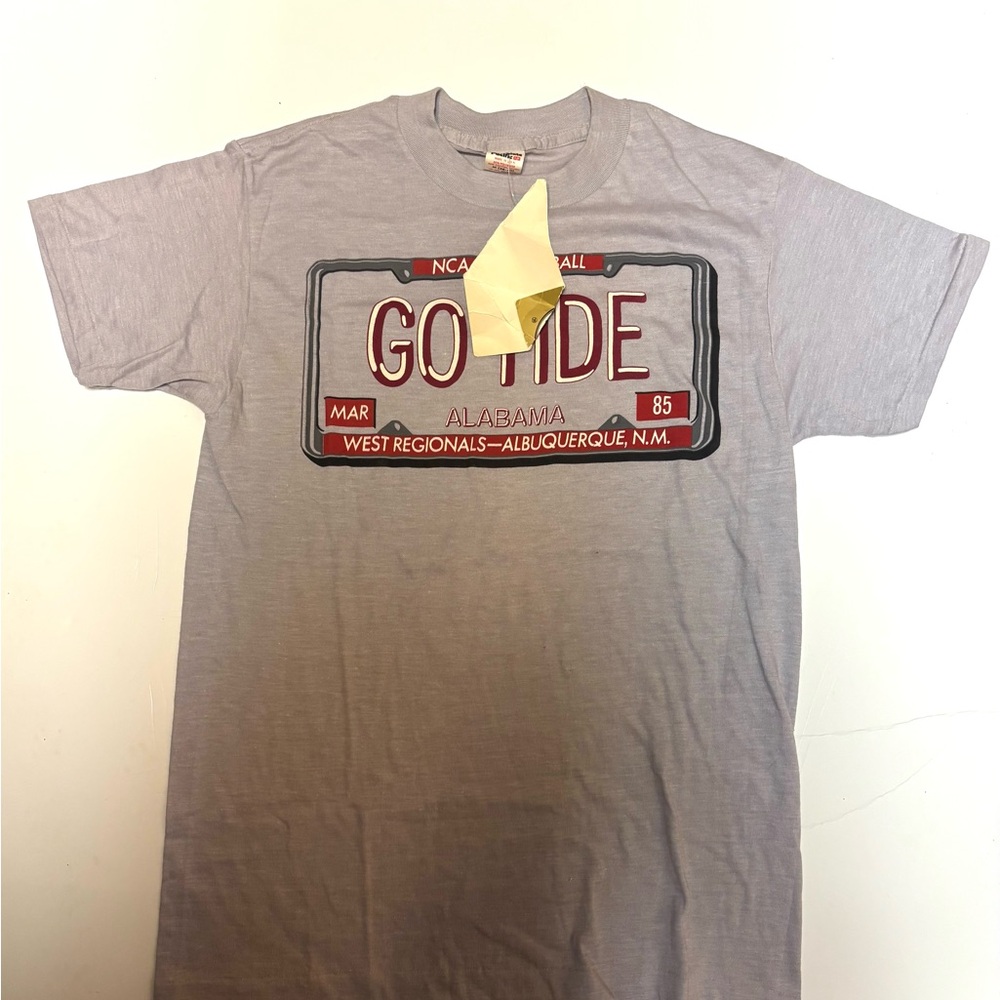 Gray Graphic Tee with 'Go Tide' Design